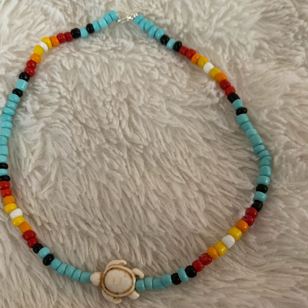 Blue turtle choker